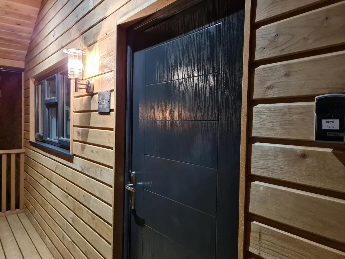 Wyvern Apartment Йоувил Екстериор снимка